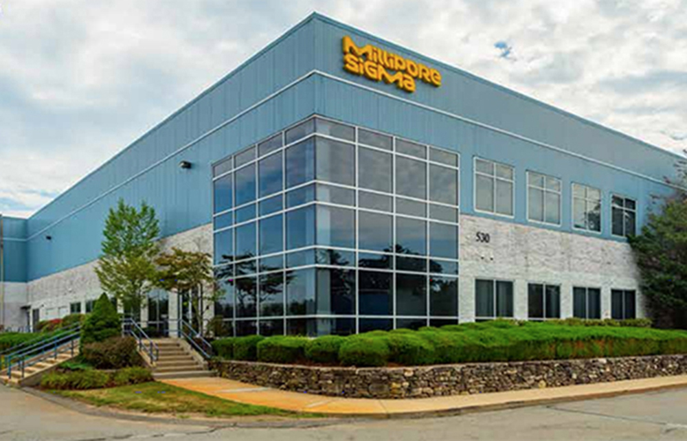 The Davis Companies closes long-term lease with Downeast Global Logistics at 530 John Hancock Rd.